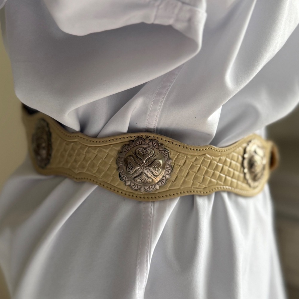 Vtg Silver Creek Western Concho Belt Cream Genuine Leather Boho Cowgirl USA - Picture 8 of 11